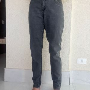 calca jeans cinza 104708632?action_source=72767&ref=home_home&rsp=1&rspix=1
