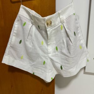 short branco linho