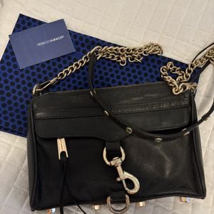 bolsa rebecca minkoff preta de couro 146977396?action_source=67222&ref=home_home&rsp=1&rspix=1