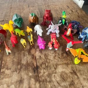 colecao dinossauros e dragoes 129731850?action_source=72107&ref=home_home&rsp=1&rspix=1