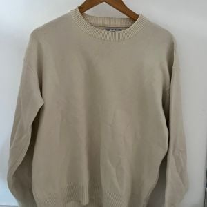 sueter zara off white m 146512931?action_source=76396&ref=home_home&rsp=1&rspix=1