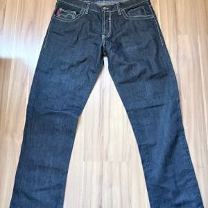 jeans masculino ellus tamanho 42 144931419?action_source=67324&ref=home_home&rsp=1&rspix=1