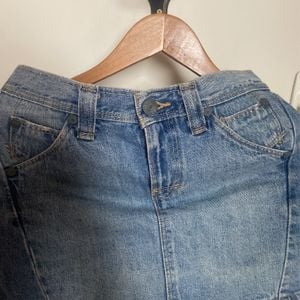 saia jeans levi s azul tamanho 42 150946688?action_source=74549&ref=home_home&rsp=1&rspix=1
