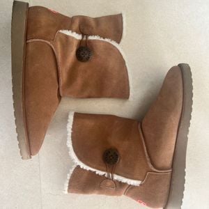bota kipling caramelo 140097234?action_source=72767&ref=home_home&rsp=1&rspix=1