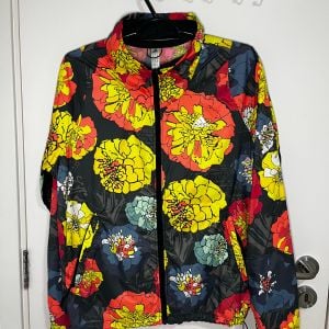 corta vento adidas floral p 142705904?action_source=31319&ref=home_home&rsp=1&rspix=1