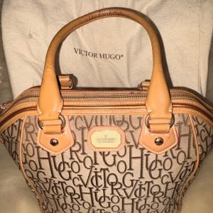 bolsa victor hugo original monograma jacquard couro dust bag 147411124?action_source=72470&ref=home_home&rsp=1&rspix=1