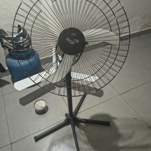 ventilador de colina usado funcionando 133708196?action_source=67157&ref=home_home&rsp=1&rspix=1