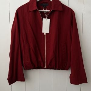 jaqueta zara vinho pp 152486568?action_source=75473&ref=home_home&rsp=1&rspix=1