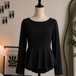 blusa dzarm preta acinturada p 146300166?action_source=73496&ref=home_home&rsp=1&rspix=1