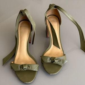 sandalia alexandre birman verde 39 149230059?action_source=72470&ref=home_home&rsp=1&rspix=1