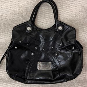 bolsa guess grande preta 151001418?action_source=77090&ref=home_home&rsp=1&rspix=1