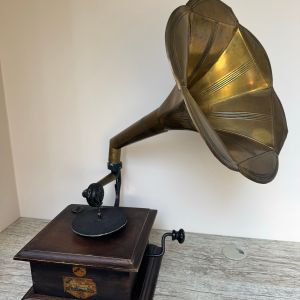 値下げVictor Talking Machine Co. スタイル78 蓄音機 Victor Talking Machine | Comprar Novos & Usados | Enjoei