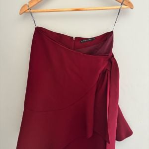 saia de crepe lelis blanc 139120839?action_source=70657&ref=home_home&rsp=1&rspix=1