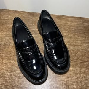 mocassim zara envernizado preto 38 148459021?action_source=77124&ref=home_home&rsp=1&rspix=1