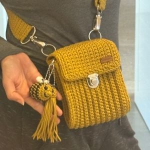 bolsa carteira krichfer mostarda artesanal 148915398?action_source=64648&ref=home_home&rsp=1&rspix=1