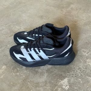 tenis adidas light strike refletivo 147870582?action_source=67324&ref=home_home&rsp=1&rspix=1