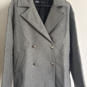 casaco zara feminino cinza de la nunca foi usado 150751686?action_source=77124&ref=home_home&rsp=1&rspix=1