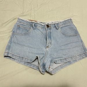 short farm jeans cos desfiado 38 150126937?action_source=76563&ref=home_home&rsp=1&rspix=1