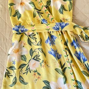 vestido curto farm flor de sol pp 142195300?action_source=75772&ref=home_home&rsp=1&rspix=1