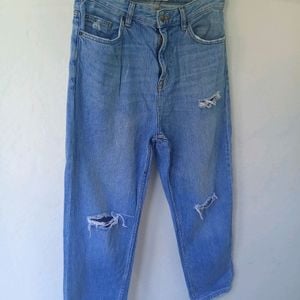 calca jeans bershka destroyed 42 140004635?action_source=69599&ref=home_home&rsp=1&rspix=1