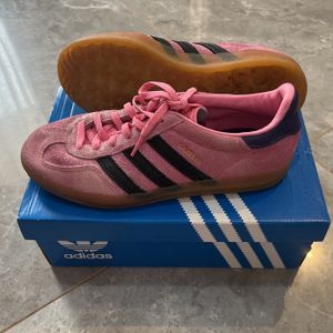adidas gazelle silver green womens ADIDAS GAZELLE INDOOR W ROSAS - IE7002 - ADIDAS main image 1