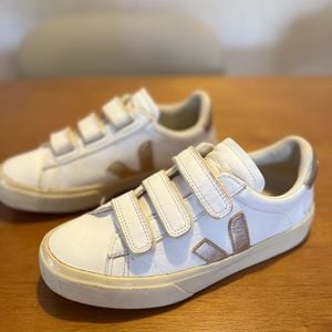 tenis vert veja branco velcro 36 147850875?action_source=76398&ref=home_home&rsp=1&rspix=1