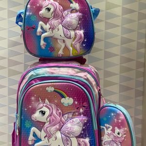 kit mochila de rodinha com estojo e lancheira 3d unicornio 134457009?action_source=67388&ref=home_home&rsp=1&rspix=1