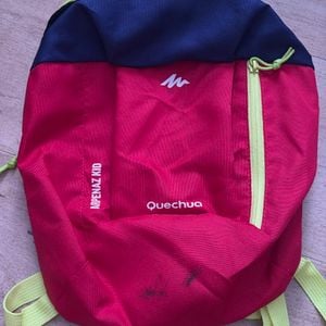 mochila kid quechua 134698017?action_source=67388&ref=home_home&rsp=1&rspix=1