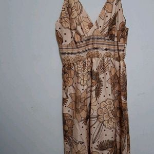 vestido alcinha estampado bege 147962256?action_source=74549&ref=home_home&rsp=1&rspix=1