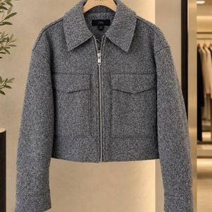 casaco zara boucle 151025456?action_source=77124&ref=home_home&rsp=1&rspix=1