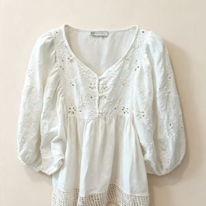 blusa zara trf bordada off white p 150647538?action_source=76858&ref=home_home&rsp=1&rspix=1