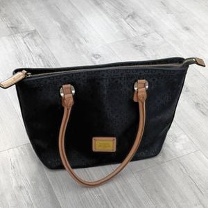 bolsa tote grande preta 122639468?action_source=71545&ref=home_home&rsp=1&rspix=1