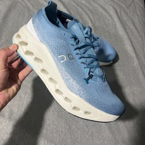 tenis on cloudsurfer max azul 44 149617833?action_source=72470&ref=home_home&rsp=1&rspix=1