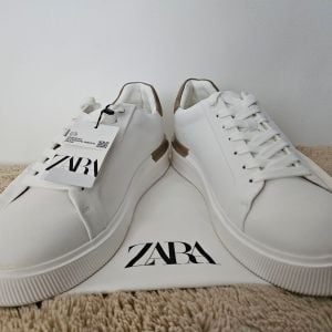tenis masculino zara com solado de volume novo tam 43 145670112?action_source=67222&ref=home_home&rsp=1&rspix=1