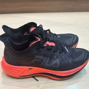 tenis fila carbon preto 149196892?action_source=76398&ref=home_home&rsp=1&rspix=1