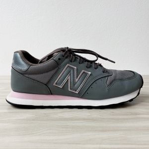 tenis new balance 500 cinza e rosa 147021526?action_source=31946&ref=home_home&rsp=1&rspix=1