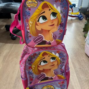 kit mochila escolar 129540740?action_source=66794&ref=home_home&rsp=1&rspix=1