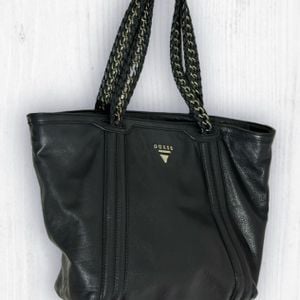 bolsa guess preta alca corrente 140539841?action_source=71545&ref=home_home&rsp=1&rspix=1