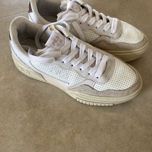 tenis fila fitness branco e creme 37 150415312?action_source=76398&ref=home_home&rsp=1&rspix=1