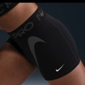 shorts nike pro 131966078?action_source=66827&ref=home_home&rsp=1&rspix=1