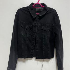 jaqueta jeans preta shoulder 129979428?action_source=71480&ref=home_home&rsp=1&rspix=1
