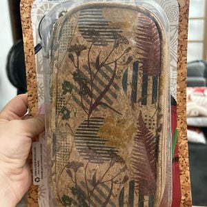 estojo escolar cortica grande impresso 133967157?action_source=67388&ref=home_home&rsp=1&rspix=1