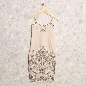 vestido bege farm 135189966?action_source=70853&ref=home_home&rsp=1&rspix=1