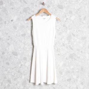 vestido off white le lis blanc 127756791?action_source=67289&ref=home_home&rsp=1&rspix=1