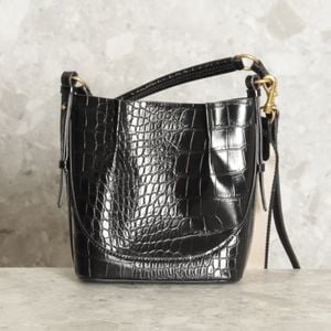 bolsa e carteira preta zara 141059161?action_source=72668&ref=home_home&rsp=1&rspix=1