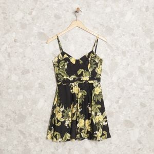 vestido preto floral farm 117481770?action_source=64652&ref=home_home&rsp=1&rspix=1