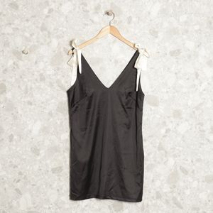 vestido preto cetim mindset cea 131157971?action_source=67322&ref=home_home&rsp=1&rspix=1