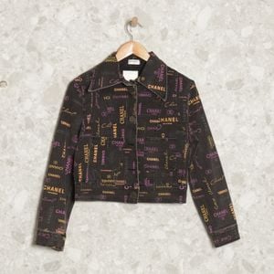 jaqueta jeans preta chanel 136822985?action_source=71215&ref=home_home&rsp=1&rspix=1