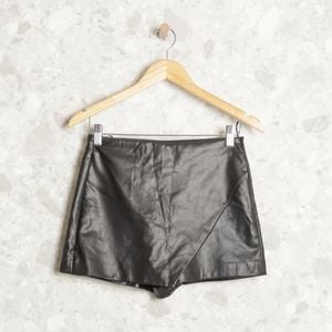 short saia preto zara 138982836?action_source=70754&ref=home_home&rsp=1&rspix=1