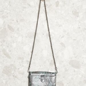 bolsa animal print verde mar zara 140126547?action_source=70754&ref=home_home&rsp=1&rspix=1
